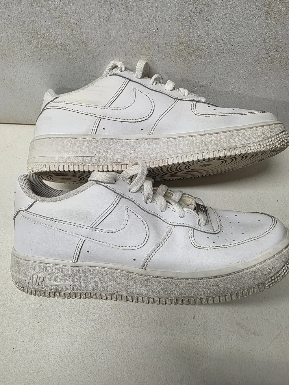 Nike Air Force 1 Low GS Triple White 314192-117 Size 7Y AF1 Sneakers Used